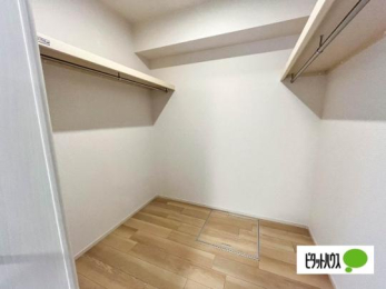 �@-